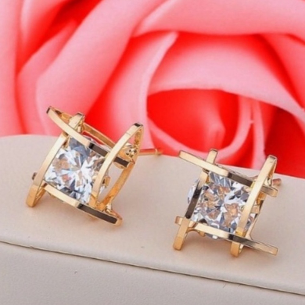 NEW ROUND SOLITAIRE CAGED DIAMOND STUD EARRINGS